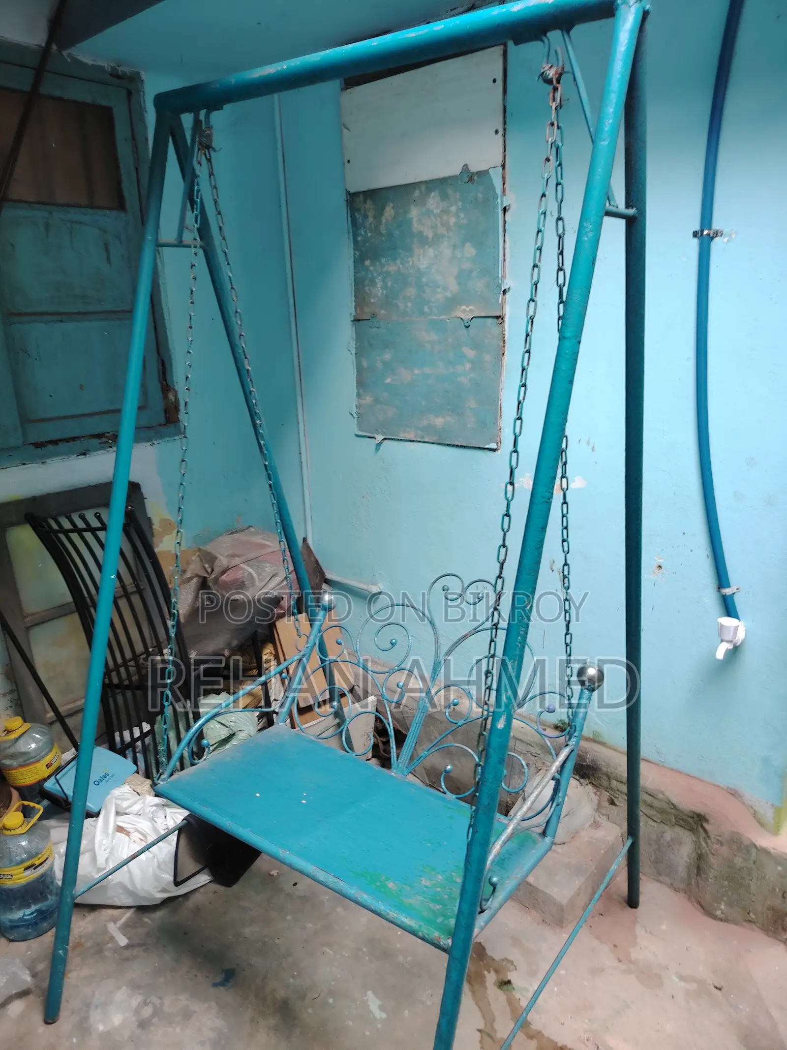 একটি দোলনা বিক্রি করা হবে