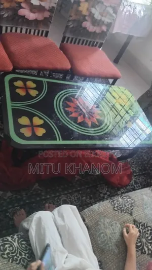 টি টেবিল নতুন কিনেছি তাই সেল দিব