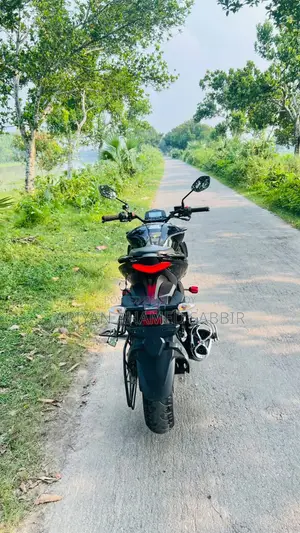 সুজুকি জিক্সার ২০২৩ কালো