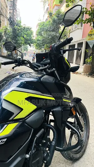 হোন্ডা ২০২৫ কালো