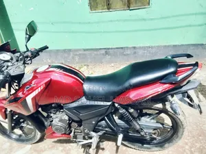 TVS Apache RTR 160 2V 2015 Red