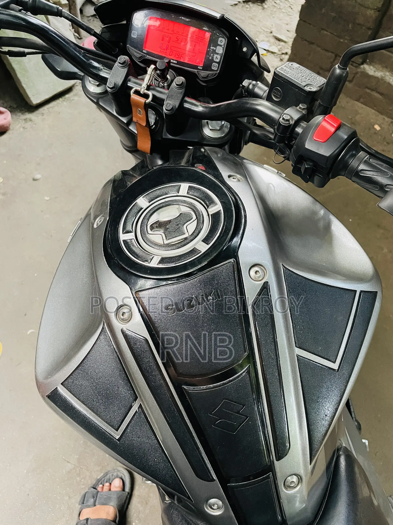 Suzuki Gixxer 2024 Beige