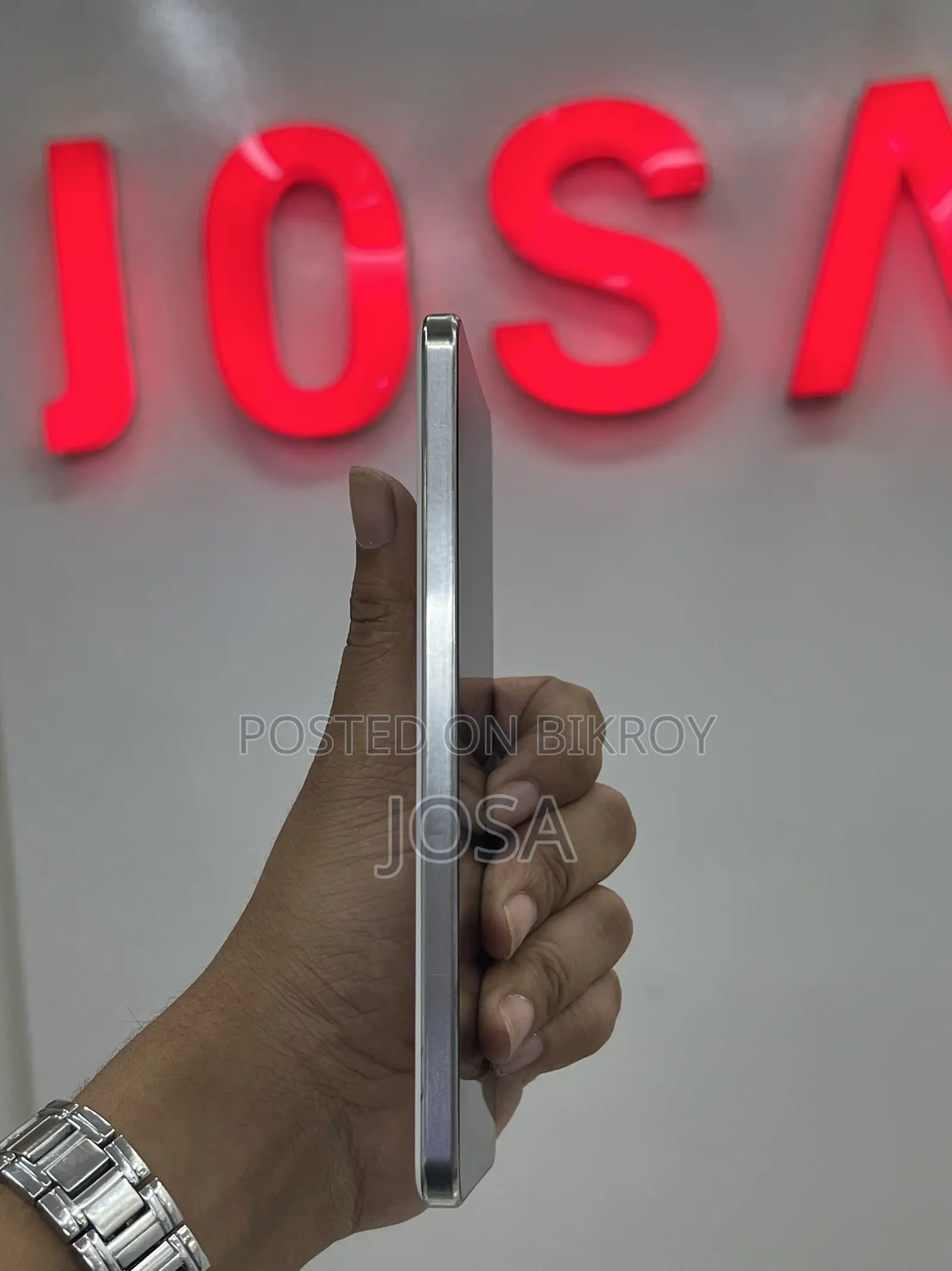 আইকিউও ২৫৬ জিবি সাদা