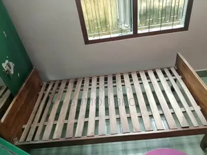 আকাশমনি কাঠের সিংগেল খাট (৪/৭)