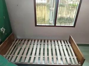 আকাশমনি কাঠের সিংগেল খাট (৪/৭)