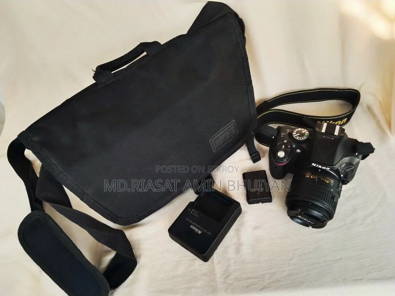 Nikon D5200 DSLR Camera With 18-55mm Lens – Excellent Condition
