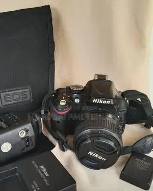 Nikon D5200 DSLR Camera With 18-55mm Lens – Excellent Condition