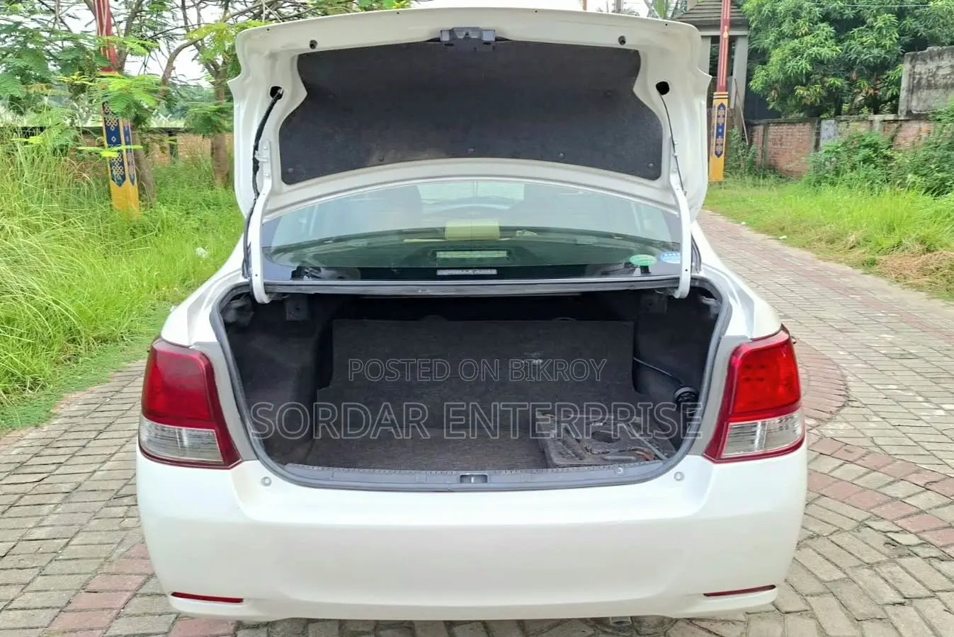 Toyota Axio 1.5 X Two-Wheel Drive 2013 White