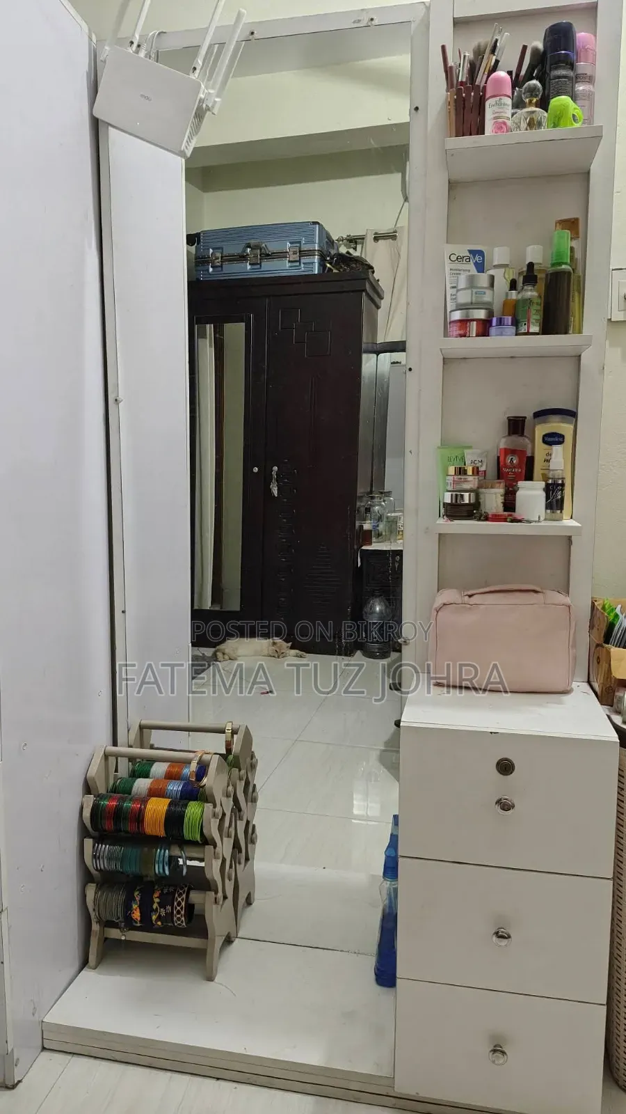 ফার্নিচার, ড্রেসিং টেবিল, আলমারি, ডাইনিং টেবিল