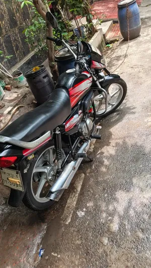 হিরো এইচএফ ডিলাক্স ২০১৮ কালো