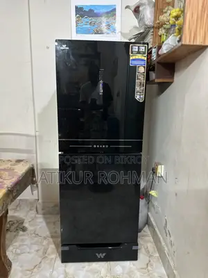 একটা ফ্রিজ বিক্রি হবে