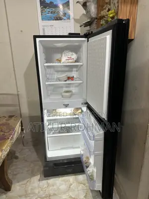 একটা ফ্রিজ বিক্রি হবে