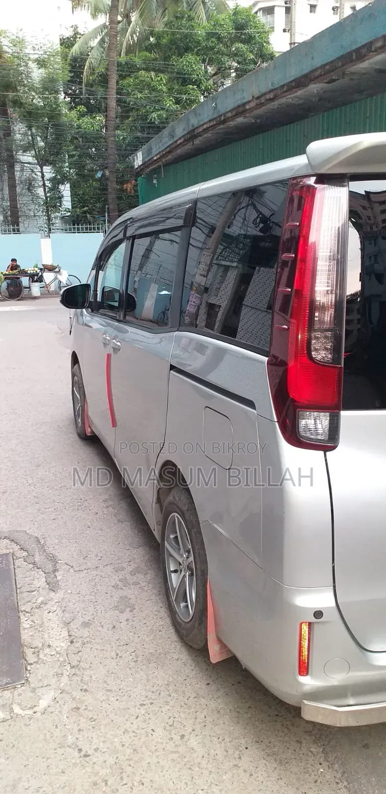Toyota Noah 2.0 Front-Wheel Drive (8 Seater) 2014 Silver