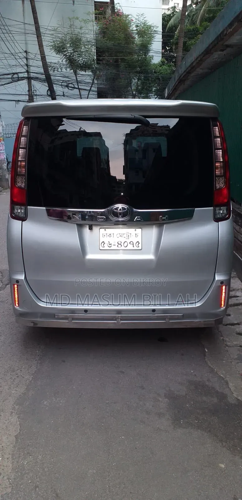 Toyota Noah 2.0 Front-Wheel Drive (8 Seater) 2014 Silver