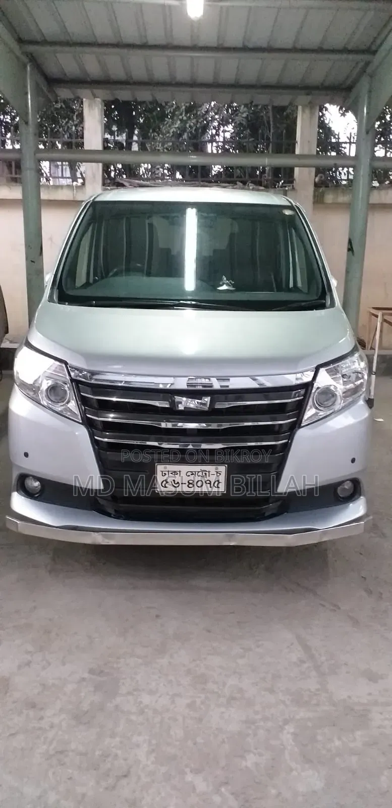 Toyota Noah 2.0 Front-Wheel Drive (8 Seater) 2014 Silver