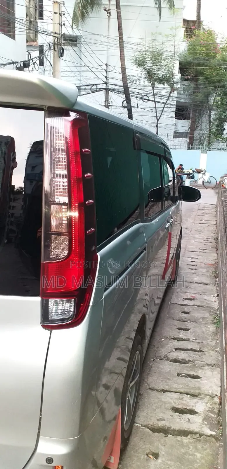 Toyota Noah 2.0 Front-Wheel Drive (8 Seater) 2014 Silver