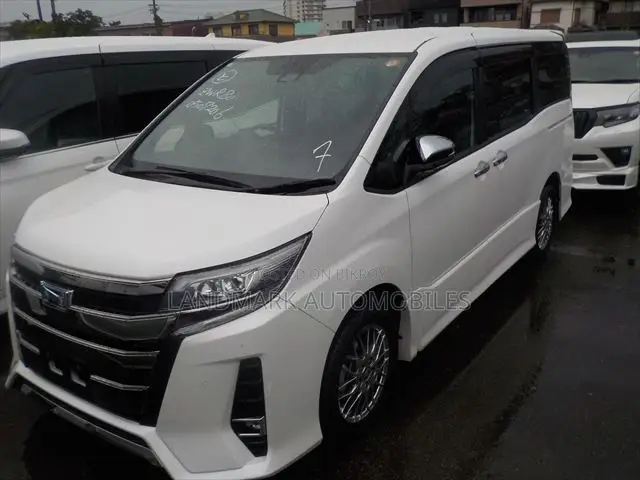 Toyota Noah 2021 Pearl