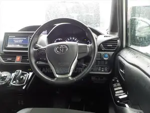 Toyota Noah 2021 Pearl