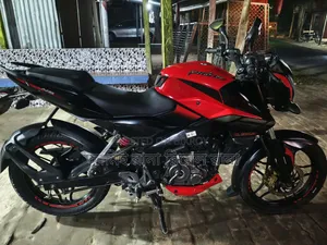 বাজাজ পালসার এনএস ১৬০ ২০১৮ রেড