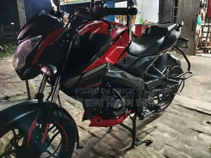 বাজাজ পালসার এনএস ১৬০ ২০১৮ রেড