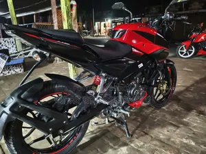 বাজাজ পালসার এনএস ১৬০ ২০১৮ রেড