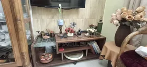 স্ট্যান্ড সহ সনি এলইডি টিভি