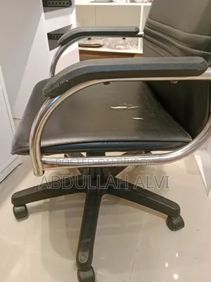 নতুন চেয়ার কিনবো তাই এটি বিক্রি করে দিচ্ছি