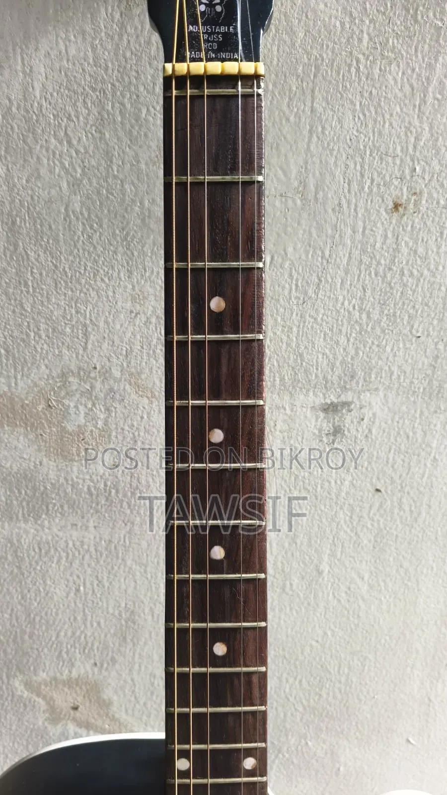 Givson Acoustic Guitar