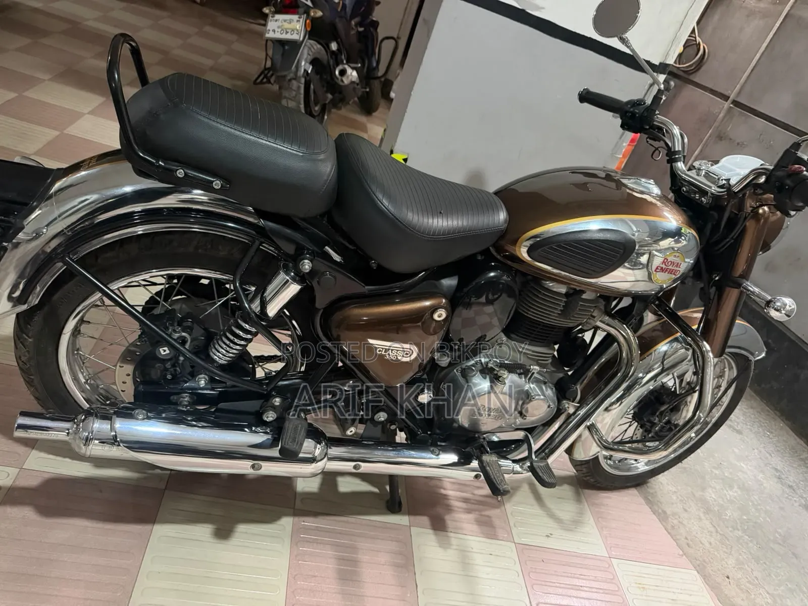 রয়েল এনফিল্ড ক্লাসিক ৩৫০ ২০২৬ ব্রাউন