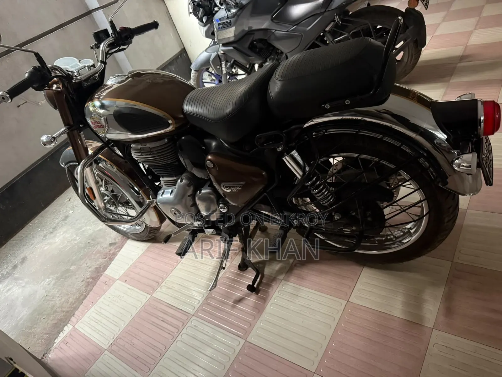 রয়েল এনফিল্ড ক্লাসিক ৩৫০ ২০২৬ ব্রাউন