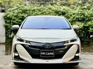 Toyota Prius Plug-In Hybrid Business Edition Plus 2019 Pearl