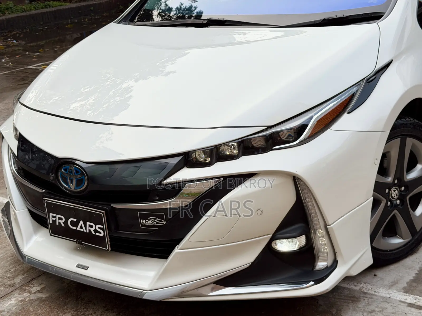 Toyota Prius Plug-In Hybrid Business Edition Plus 2019 Pearl