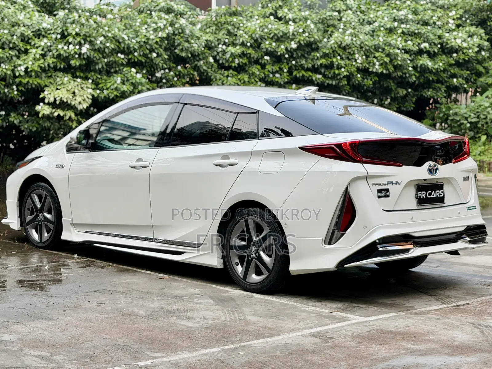Toyota Prius Plug-In Hybrid Business Edition Plus 2019 Pearl