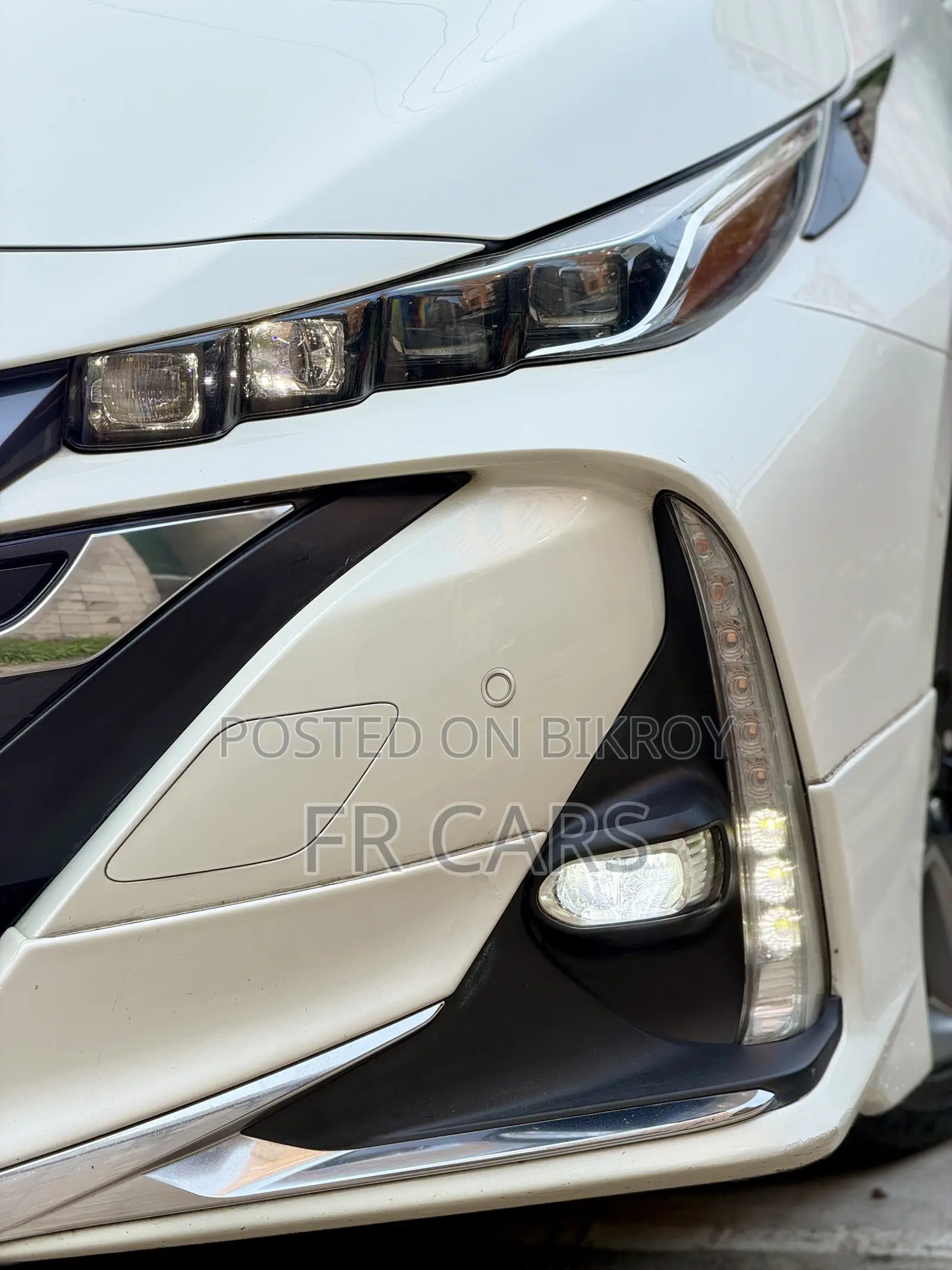 Toyota Prius Plug-In Hybrid Business Edition Plus 2019 Pearl