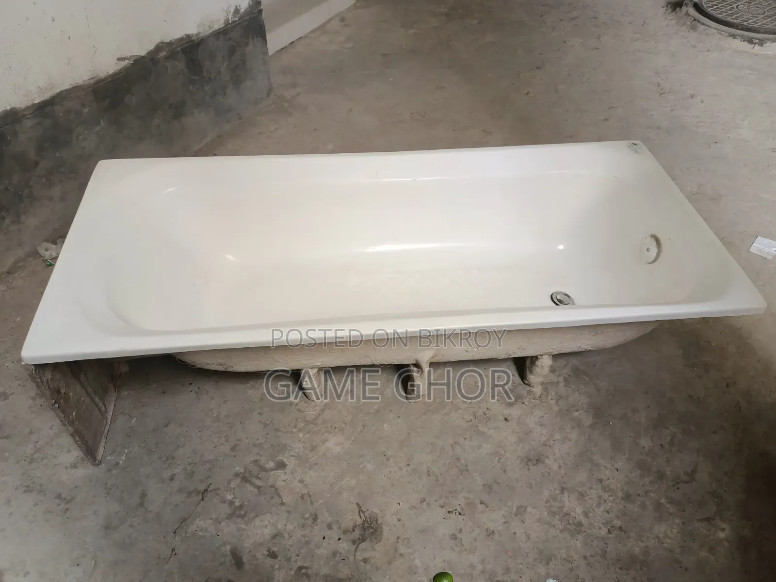 Washroom Bathtub