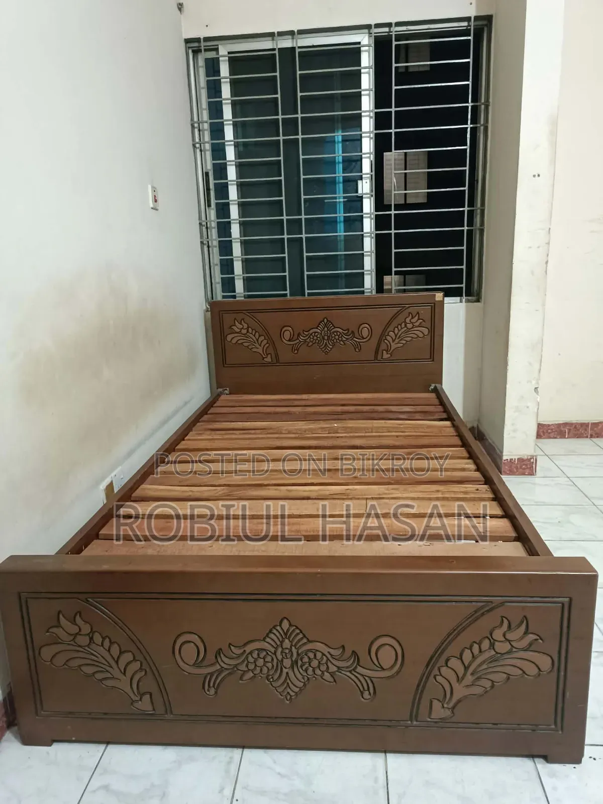 কাঠের সুন্দর ডিজাইনের সেমি ডাবল বেড – ভালো কন্ডিশন