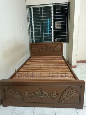 কাঠের সুন্দর ডিজাইনের সেমি ডাবল বেড – ভালো কন্ডিশন