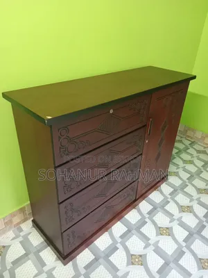 ওয়্যার্ডব। প্রসেসিং উডের তৈরি। সম্পূর্ণ নতুন ব্যবহার করা হয়নি মাত্র ৫ মাস বয়স। কোথাও কোন সমস্যা নাই। লোকেশনে এসে দেখেশুনে নিতে পারবেন।আলোচনা সাপেক্ষে বিক্রয় করা হবে, ধন্যবাদ। মোবাইল নাম্বার : 01312533016