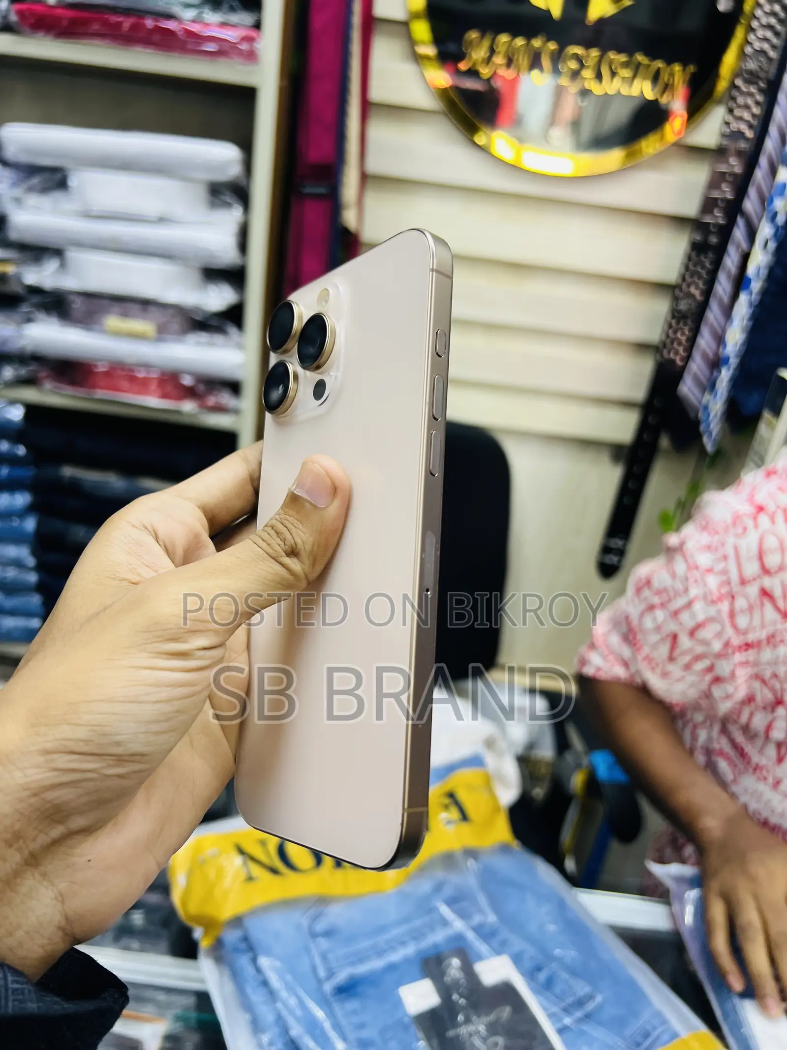 অ্যাপল আইফোন ১৬ প্রো ম্যাক্স ২৫৬ জিবি রোজ গোল্ড