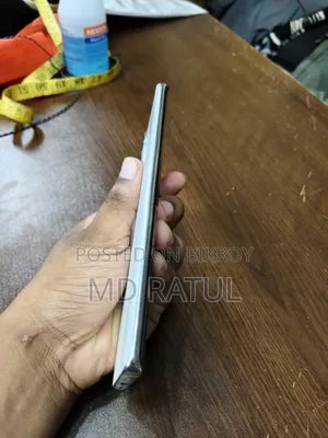 টেকনো স্পার্ক ২০ প্রো প্লাস ২৫৬ জিবি হোয়াইট