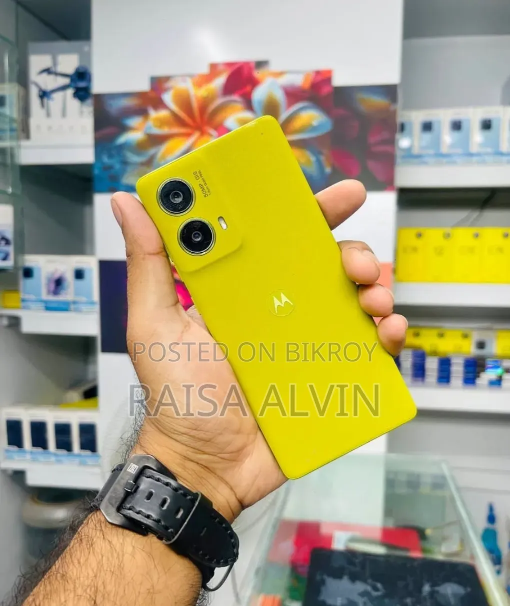New Motorola Moto G85 128 GB Yellow
