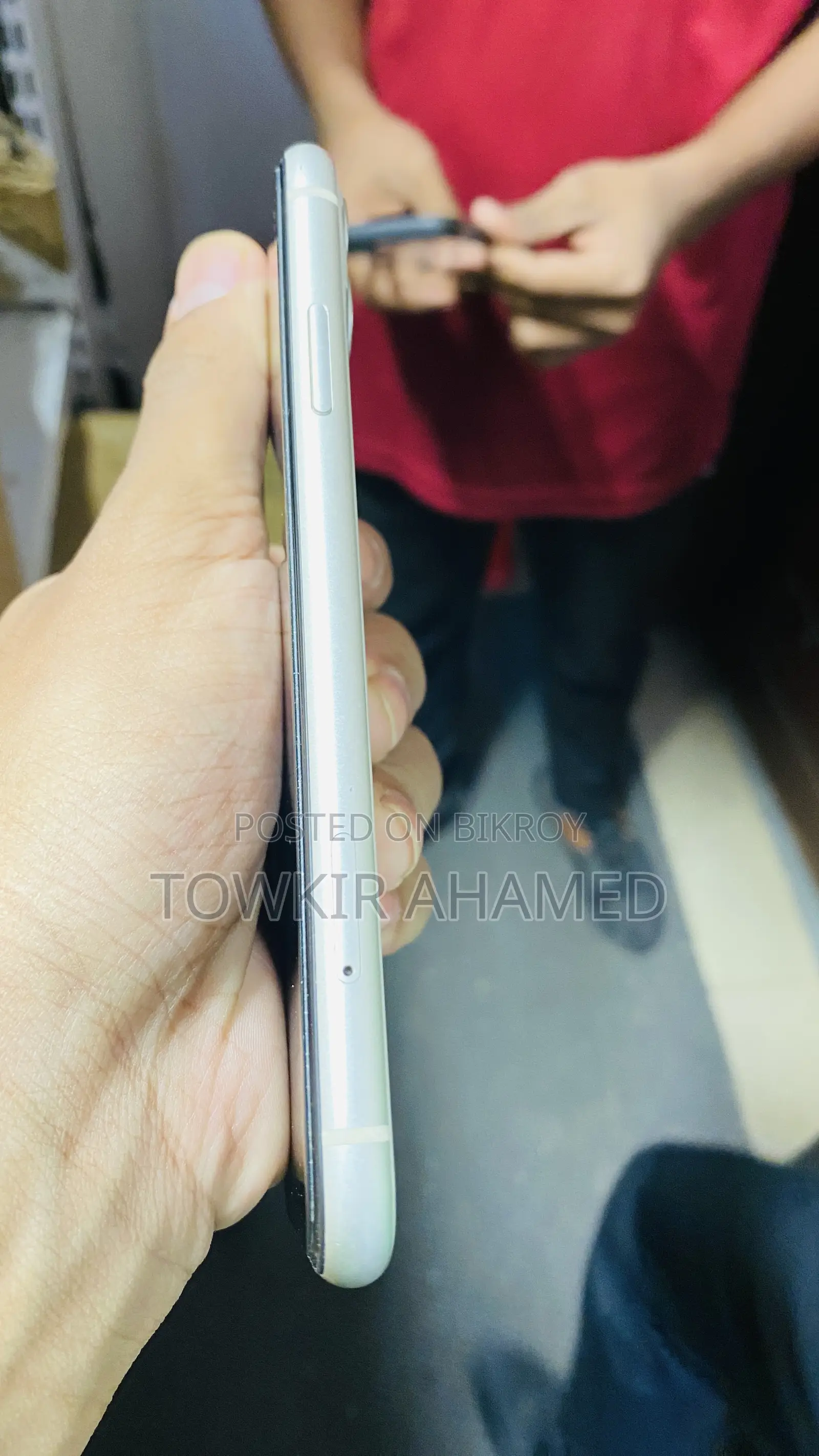 অ্যাপল আইফোন ১১ ১২৮ জিবি সাদা