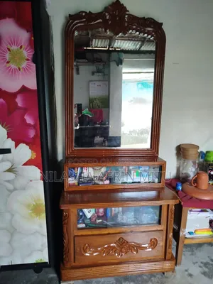 পুরাতন ড্রেশিন টেবিল বিক্রি