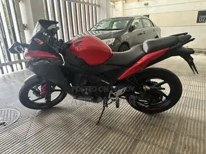 Honda CBR 2016 Red