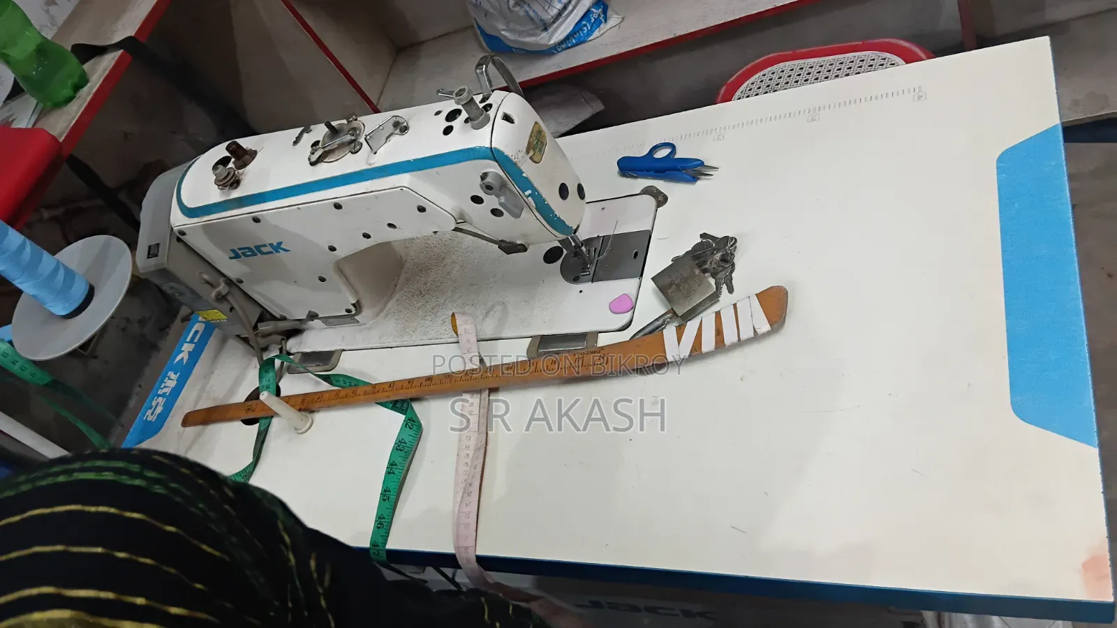 Jack F4 Sewing Machine