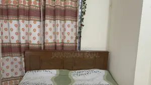 (কাঠের খাট) খাট বিক্রি হবে – ৫×৭ ফুট,