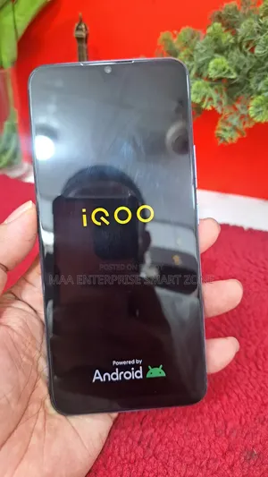 iQOO 128 GB Blue