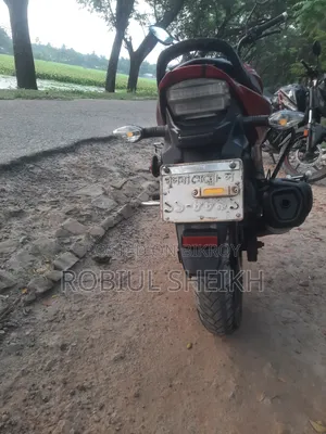 Honda CB 2016 Red