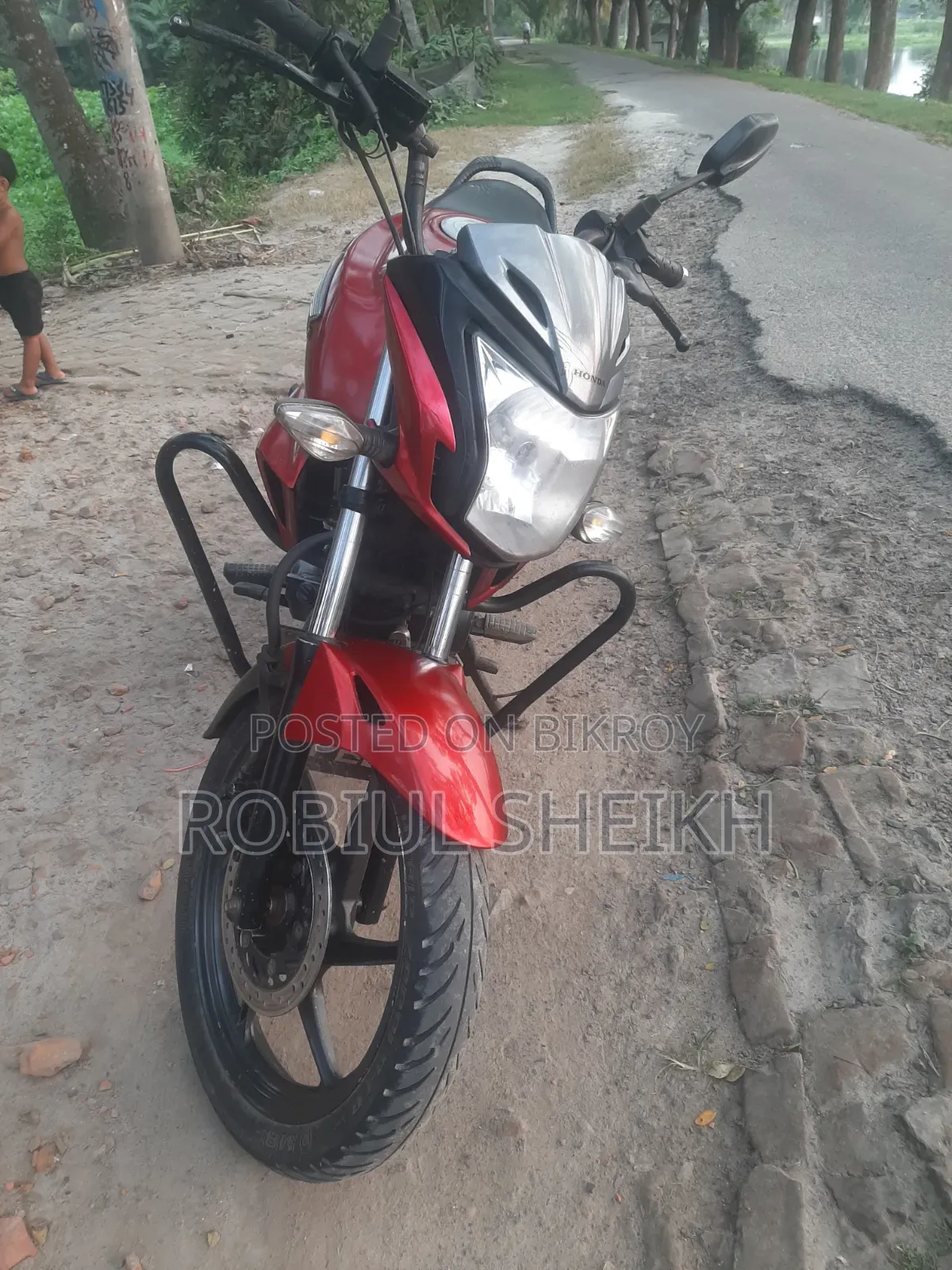 Honda CB 2016 Red