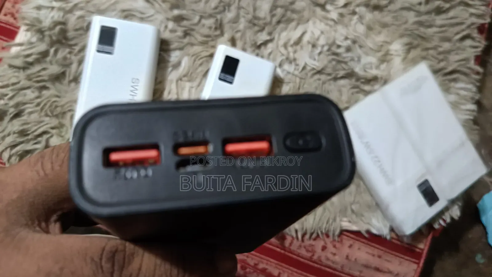 ২০০০০ মিলিঅ্যাম্পিয়ার ফাস্ট চার্জিং পাওয়ার ব্যাংক